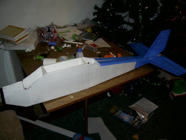 Востановленный фюзеляж модели самолета